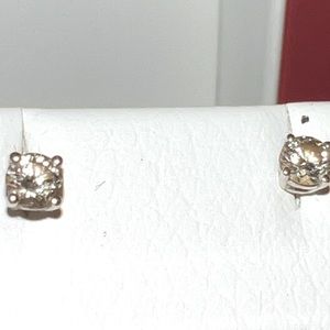 0.25ct VS1 F color Diamond earrings 14k white gold